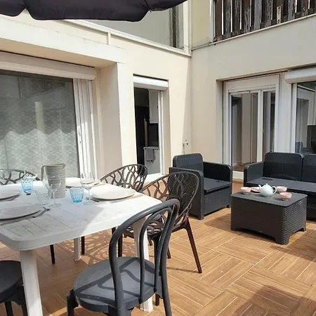 8 Pers - Grande Terrasse -cergy Centre Apartment Cergy