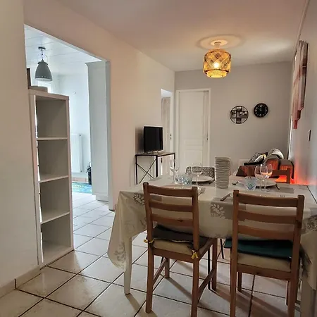8 Pers - Grande Terrasse -cergy Centre Apartment Cergy