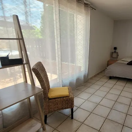 8 Pers - Grande Terrasse -cergy Centre Apartment *